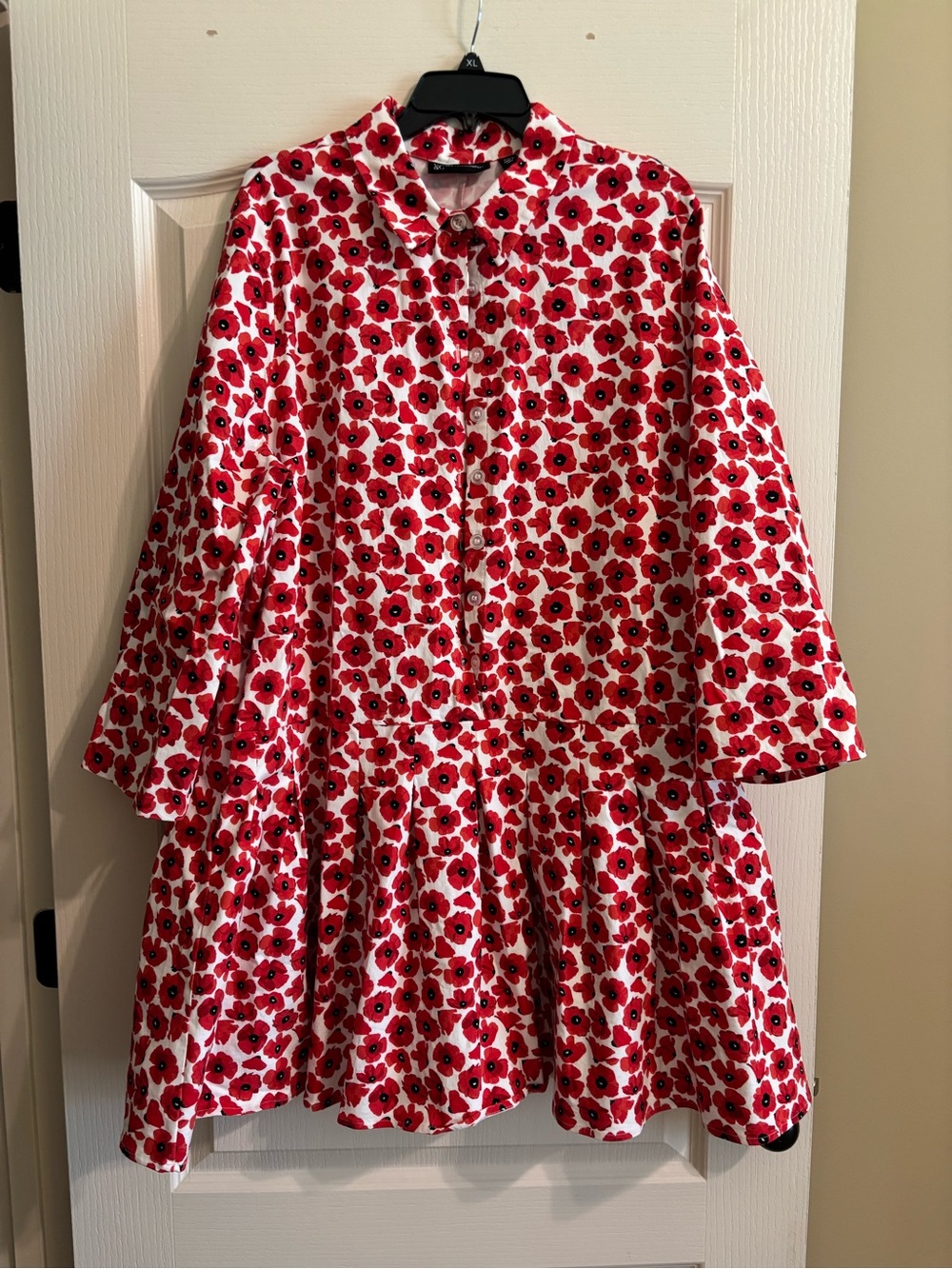 New York & Company Red and White Poppy Print Blouse